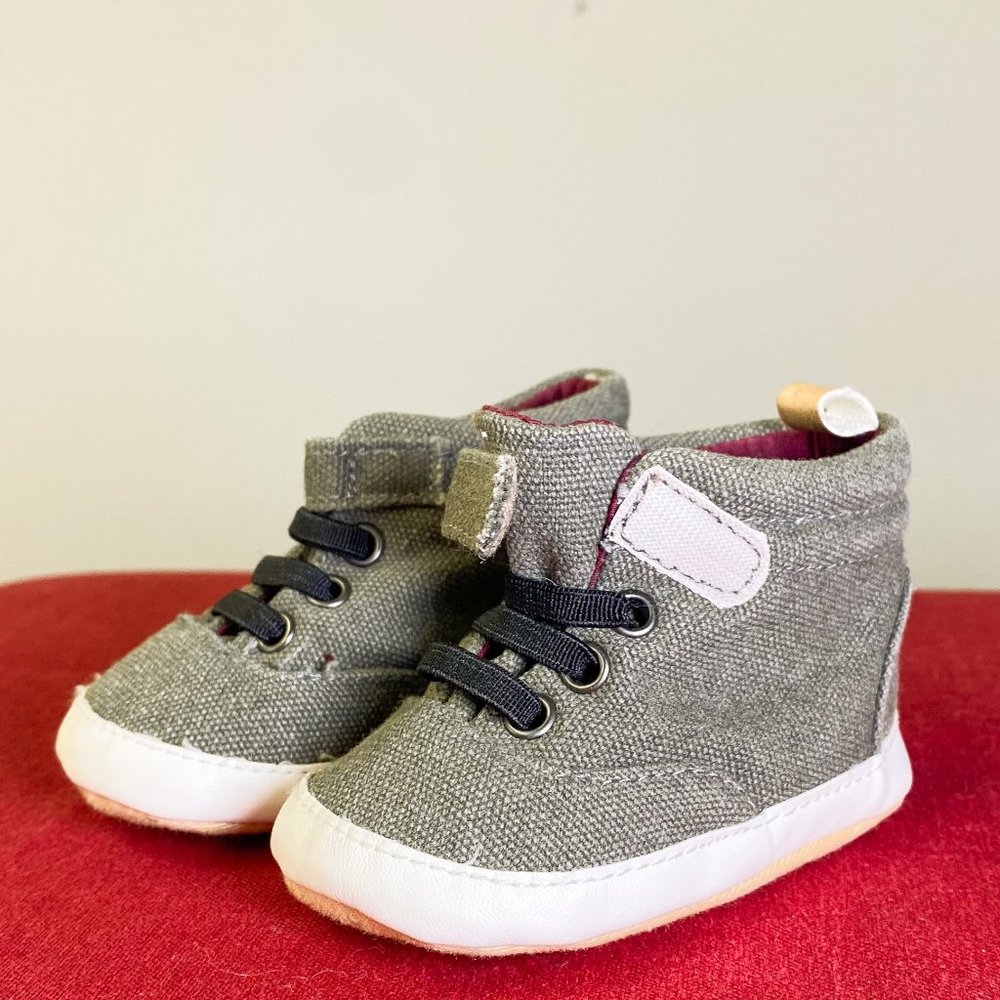 Tiny Newborn Boy Hipster Bootie Boots Velcro 3-6 Infant Baby Soft Shoe Old Navy